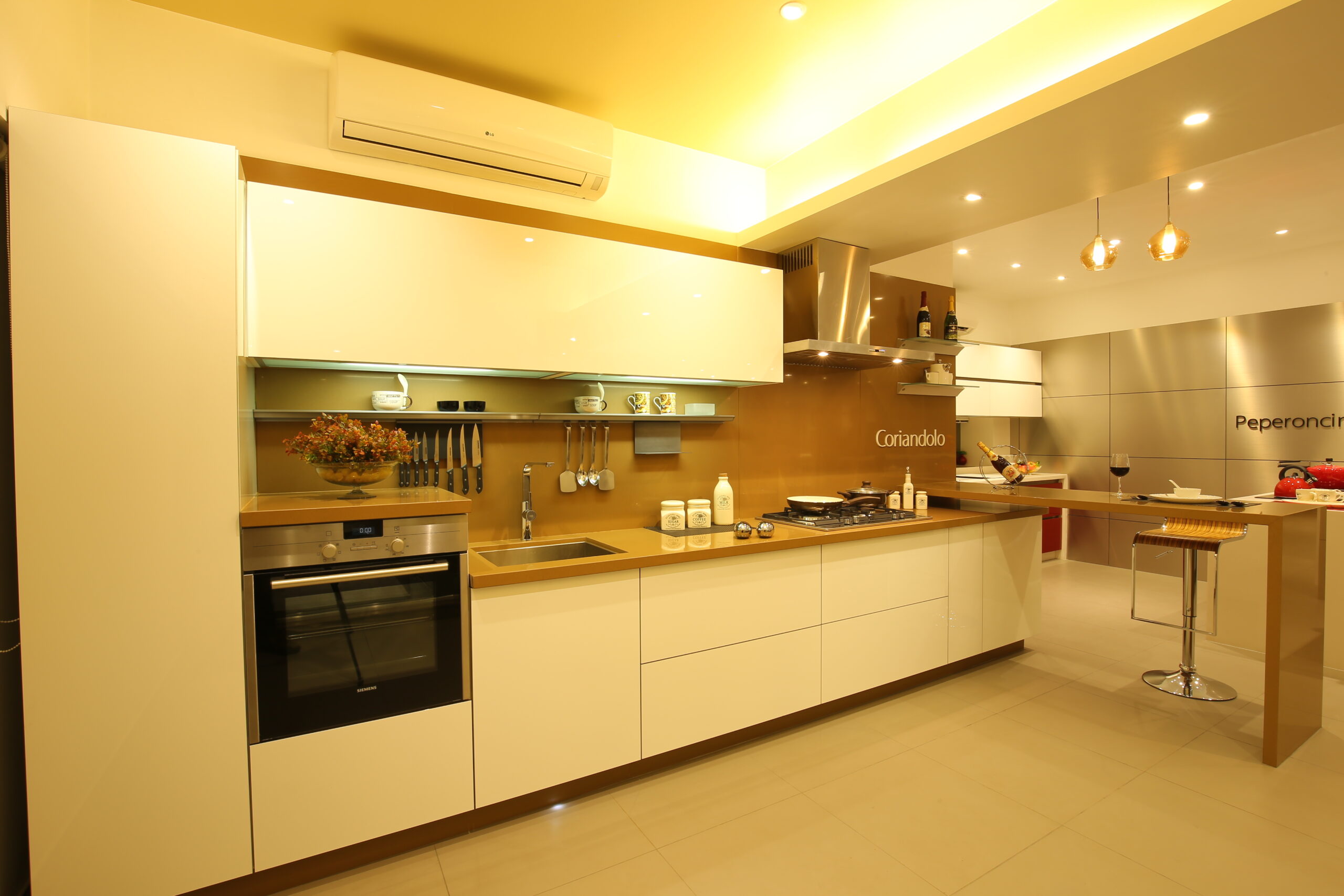 Luxury Modern Kitchen Showroom Pune | Kitchen decor